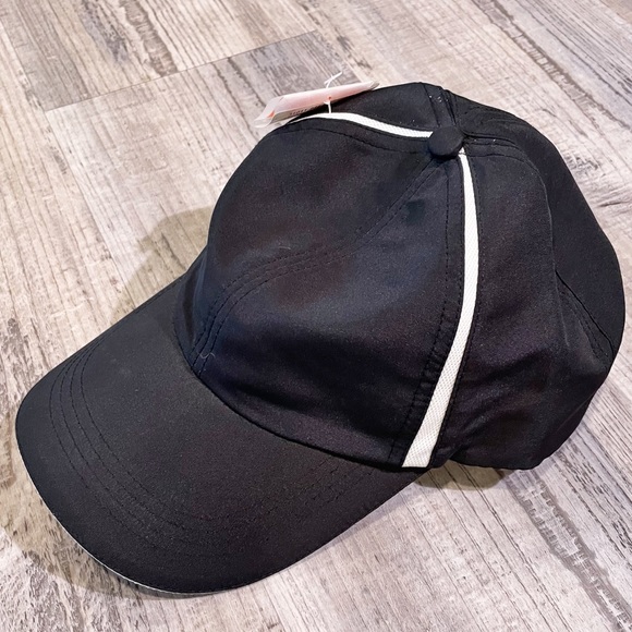 2/$20 Unisex Adjustable Momentum Baseball Cap Black White NWT - Picture 2 of 7
